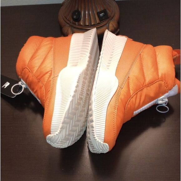 🆕🎉Sorel Out N About Puffy Zip Boots in Heatwave Fawn - Picture 6 of 10